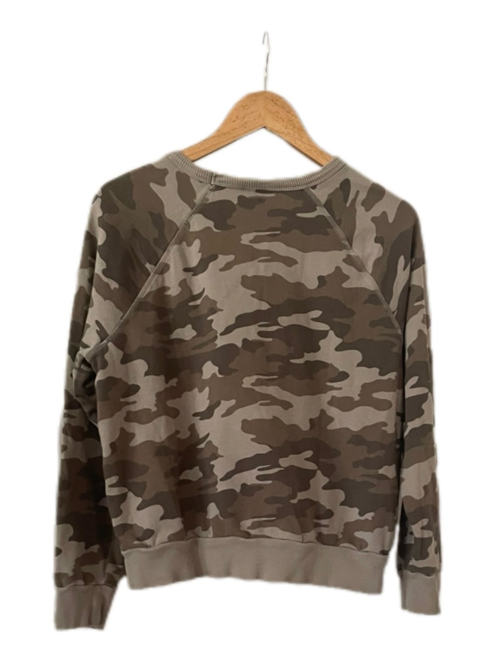 Universal Thread Women’s Camo Crewneck Sweatshirt - Taupe & Olive - M - Picture 2 of 4